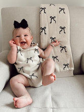 Load image into Gallery viewer, Knit Blanket