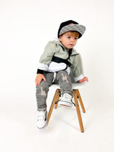 Load image into Gallery viewer, Distressed Denim - Grey Wash