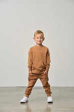 Load image into Gallery viewer, Pocket Pullover - Chestnut