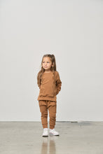Load image into Gallery viewer, Pocket Pullover - Chestnut
