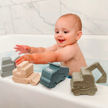 Load image into Gallery viewer, Grant’s Truck Bath Toys