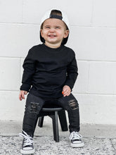Load image into Gallery viewer, DISTRESSED JEANS - BLACK