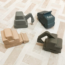 Load image into Gallery viewer, Grant’s Truck Bath Toys