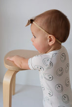 Load image into Gallery viewer, Shortie Bamboo Zip | Green Smiles