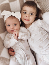 Load image into Gallery viewer, Bolts (ribbed) - Set