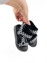 Load image into Gallery viewer, Pathfinder Sandals