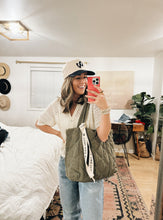 Load image into Gallery viewer, Quilted Shoulder Bag