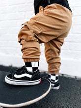 Load image into Gallery viewer, Black + White Checker