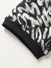 Load image into Gallery viewer, Brush Stroke Crewneck - Black