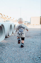 Load image into Gallery viewer, MOMS COFFEE DATE TEE