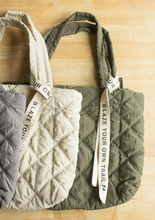 Load image into Gallery viewer, Quilted Shoulder Bag