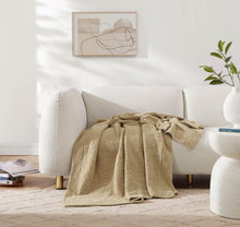 Load image into Gallery viewer, Snug Throw