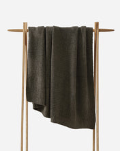 Load image into Gallery viewer, Snug Throw