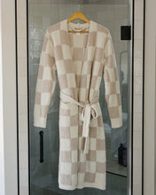 Load image into Gallery viewer, Women's Taupe Checkered Robe