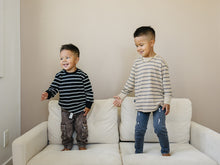 Load image into Gallery viewer, Ozzy Long Sleeve