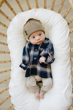 Load image into Gallery viewer, Plaid Hooded Button Up Shirt