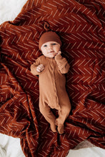 Load image into Gallery viewer, Rust Bamboo Newborn Knot Hat