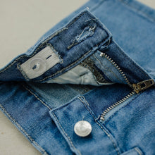 Load image into Gallery viewer, Gene Shorts