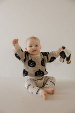 Load image into Gallery viewer, Cozy Sweater | Halloween
