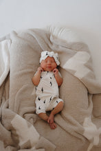 Load image into Gallery viewer, Bamboo Zip Shortie | White &amp; Black Lightning Bolt
