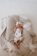 Load image into Gallery viewer, Bamboo Zip Shortie | White &amp; Black Lightning Bolt
