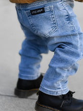 Load image into Gallery viewer, Relaxed Fit Distressed Denim
