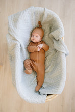 Load image into Gallery viewer, Desert Sage Muslin Quilt
