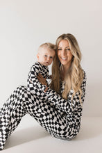 Load image into Gallery viewer, Women&#39;s Bamboo Pajamas | Black &amp; White Wavy Checkerboard
