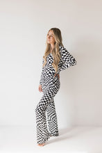 Load image into Gallery viewer, Women&#39;s Bamboo Pajamas | Black &amp; White Wavy Checkerboard
