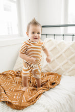 Load image into Gallery viewer, Honey &amp; White Stripe Ribbed Cozy Short Set
