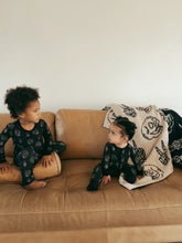 Load image into Gallery viewer, Skull &amp; Peace Signs | Plush Blanket
