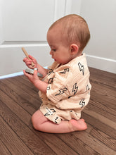 Load image into Gallery viewer, 100% Muslin Cotton Short Set - Lightning Fast
