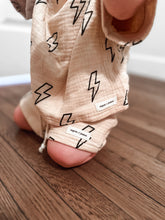 Load image into Gallery viewer, 100% Muslin Cotton Short Set - Lightning Fast
