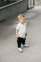 Load image into Gallery viewer, Bamboo Pocket Tee - Off White
