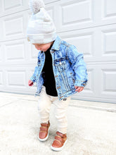 Load image into Gallery viewer, DISTRESSED DENIM JACKET
