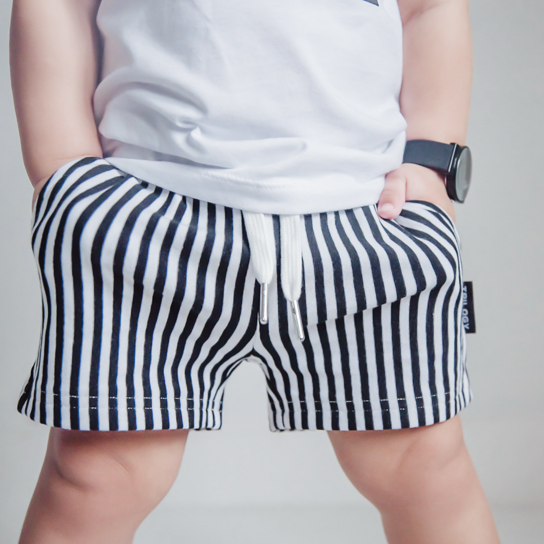 BLACK & WHITE THICK STRIPED RESORT SHORTS