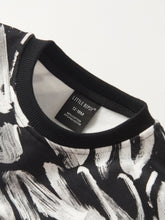 Load image into Gallery viewer, Brush Stroke Crewneck - Black
