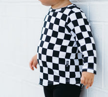 Load image into Gallery viewer, BAMBOO LONG SLEEVE TEE- B+W Check
