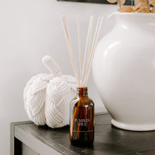 Load image into Gallery viewer, Pumpkin Spice Amber Reed Diffuser
