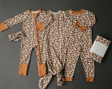 Load image into Gallery viewer, Cream Magnolia Bamboo Cozy Set
