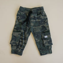 Load image into Gallery viewer, Wes Jeans
