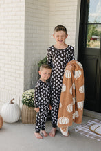 Load image into Gallery viewer, Spooky Bamboo Cozy Set
