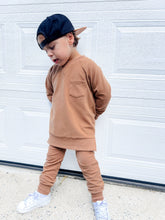 Load image into Gallery viewer, ORGANIC COTTON CREWNECK -  ALMOND
