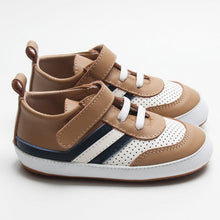 Load image into Gallery viewer, Brown and Navy Henry Low Top
