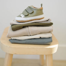 Load image into Gallery viewer, Casual Army Green Low Top {Premium Leather}
