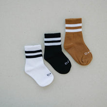 Load image into Gallery viewer, Crew Socks 3 Pack
